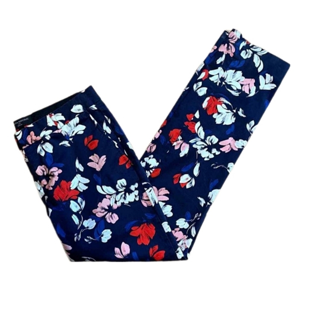 (3/$25) Banana Republic Navy Flowered Pants - Picture 4 of 5